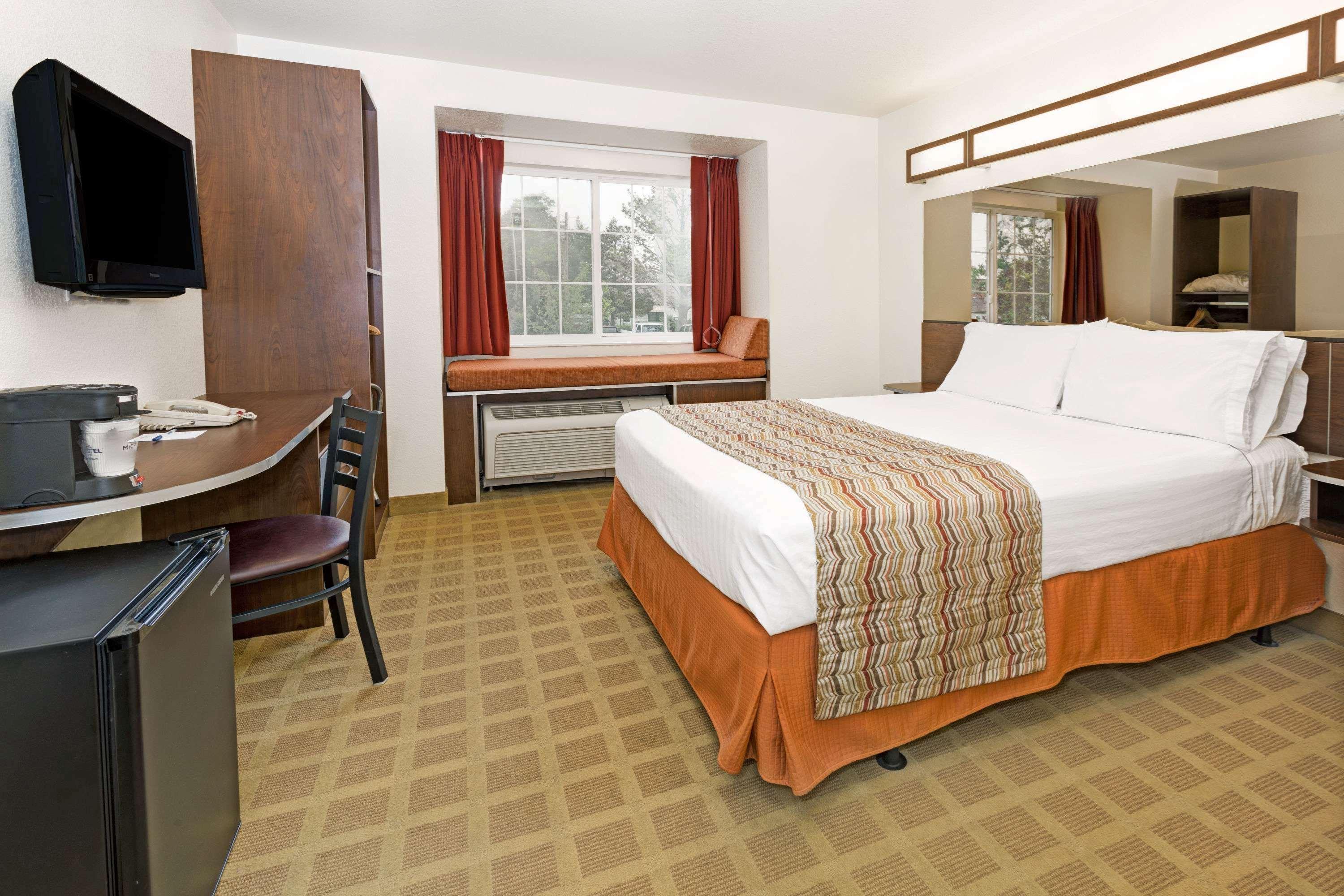 Microtel Inn & Suites Cheyenne Exterior photo